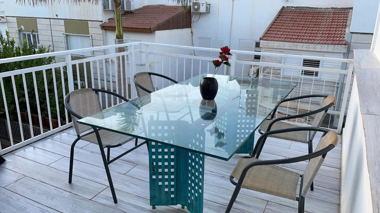 2לופית Lägenhet Eilat Exteriör bild